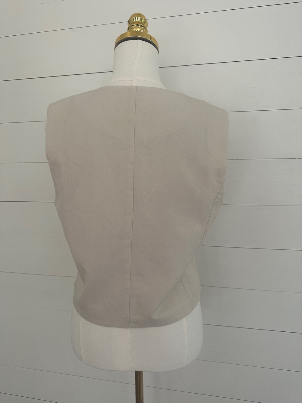 Vuori Women's Button-Front V-Neck Vest - Picture 3 of 6